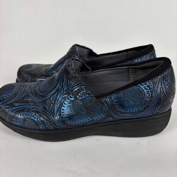 Softwalk Black, Blue Floral Clogs Oil/Slip Resistant - Picture 4 of 8
